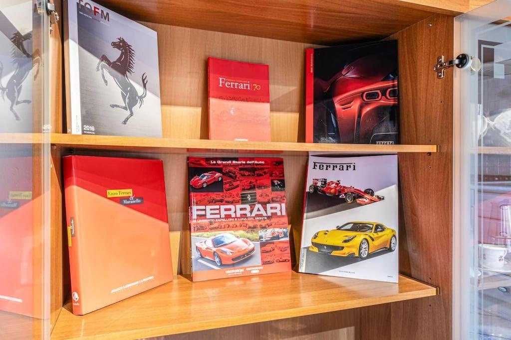 Апартаменты Ferrari Museum & Train Station - Il Cavallino Loft Модена Экстерьер фото